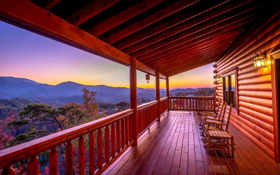 Beavers Treehouse - Private Pool with Sauna, Outdoor Hot Tub, Game Room, + Theater Room House in Sevier County