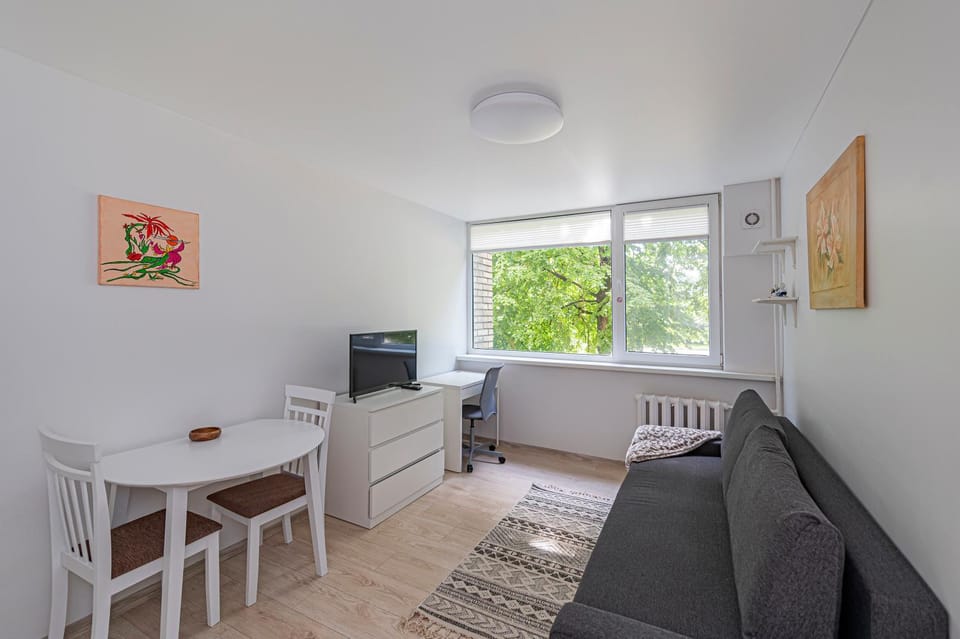 TV and multimedia, Kitchen or kitchenette, Living room, Seating area, Dining area