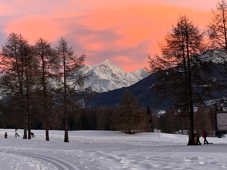 Nearby landmark, Winter, Golfcourse, Mountain view, Sunset
