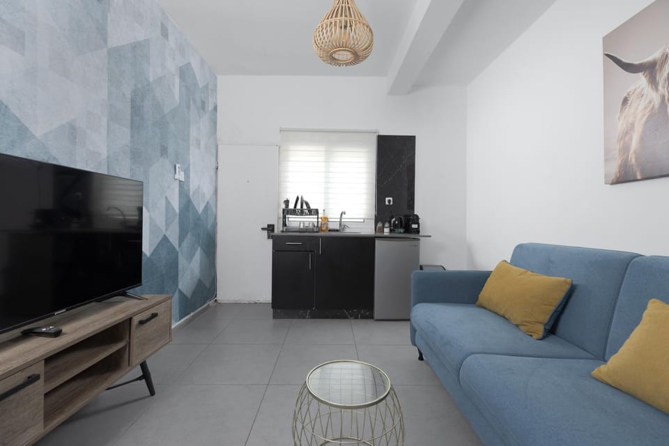 TV and multimedia, Kitchen or kitchenette, Living room
