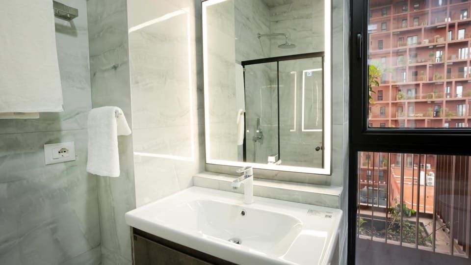 Shower, Bathroom, towels