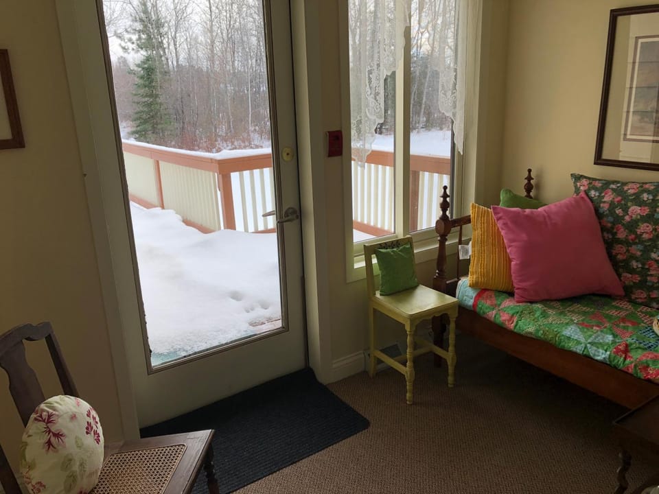 Winter, Seating area