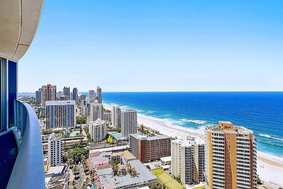 Luxury Sky Ocean Lv27 Large Apartment Apartment in Surfers Paradise Boulevard
