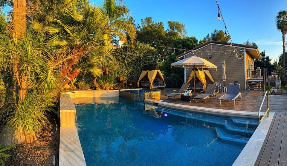 Garden, Garden view, Pool view, Swimming pool, sunbed