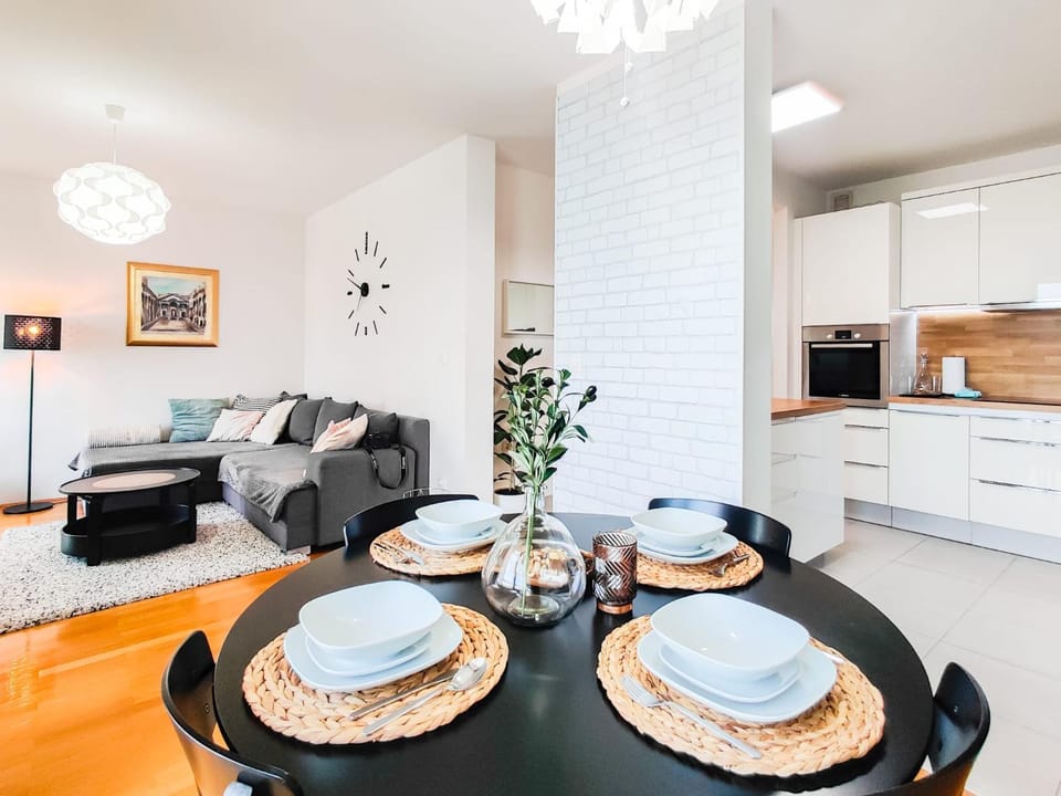 Living room, Seating area, Dining area, kitchen