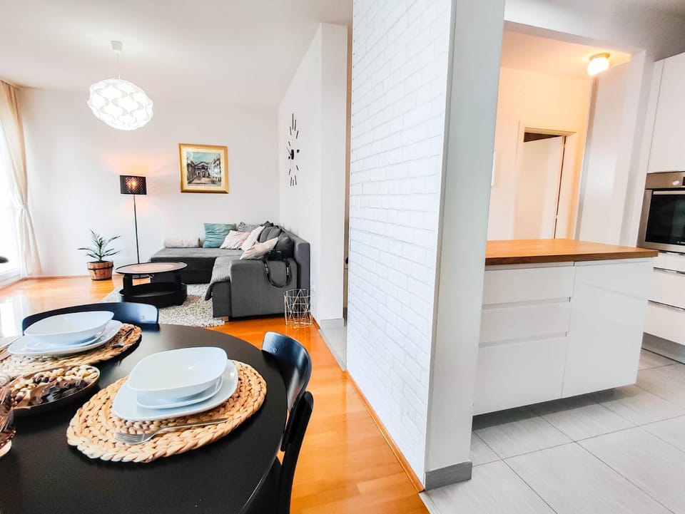 Living room, Seating area, Dining area, kitchen