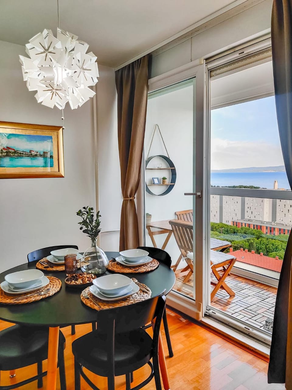 Natural landscape, View (from property/room), Balcony/Terrace, Living room, Seating area, Dining area, Sea view