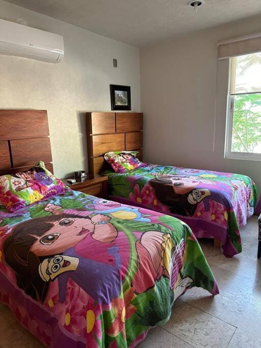 Residencial Quinta las Acacias, Santa Fe, Juriquilla House in State of Querétaro