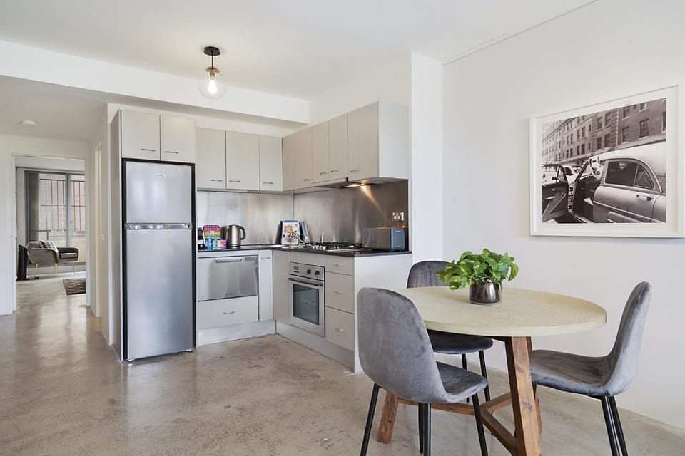 Central 1-Bedroom Apartment with City Views Apartment in Surry Hills