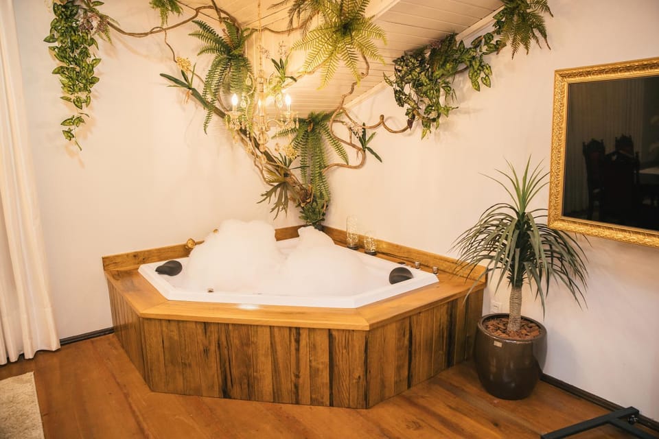 Hot Tub, Bath