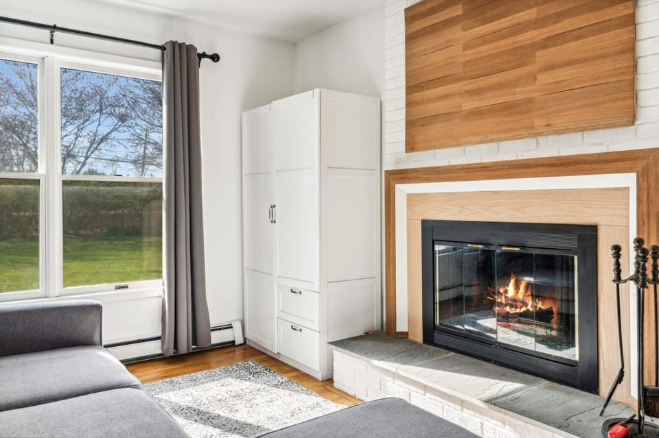 Perfect Southampton Escape - Summer Near It All Apartment in Water Mill