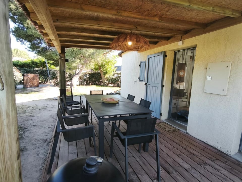 Patio, Dining area