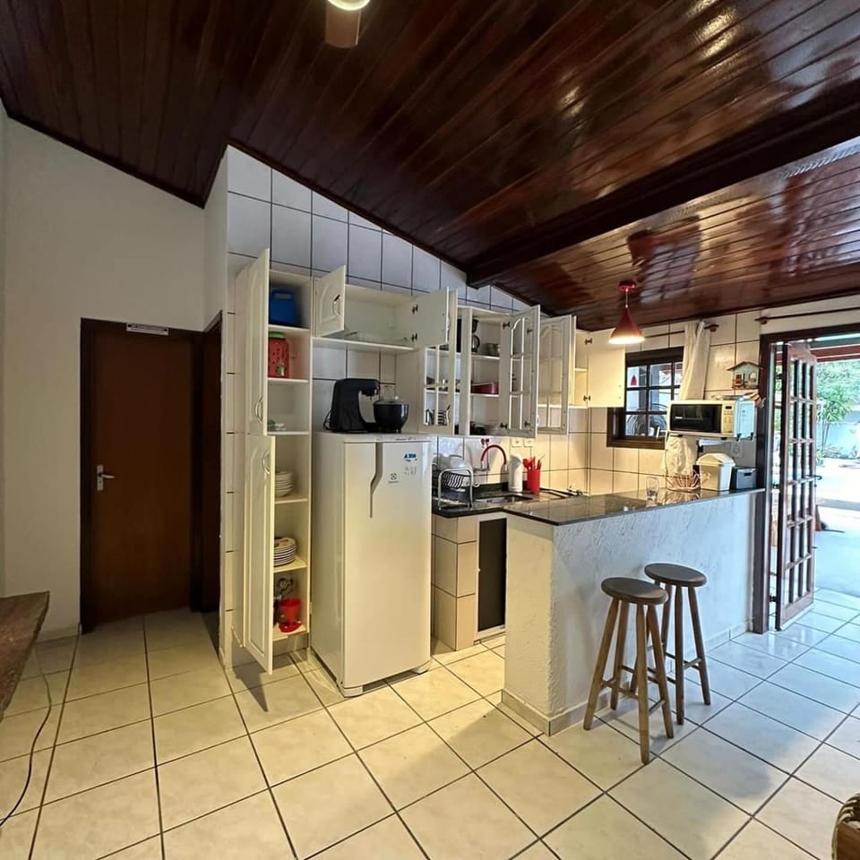 Casa com piscina House in Ubatuba