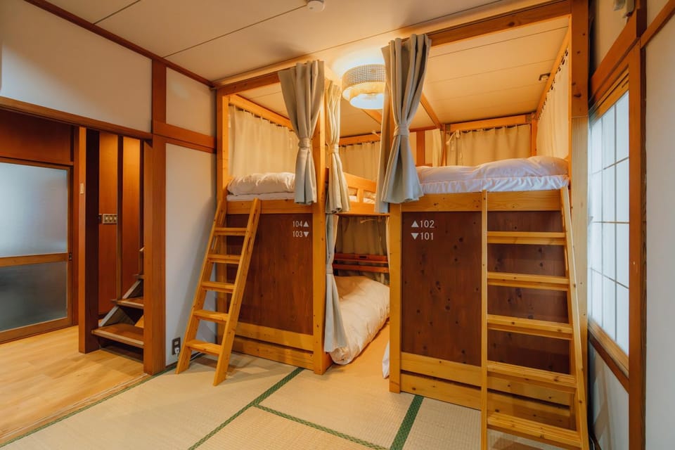 Bed, bunk bed