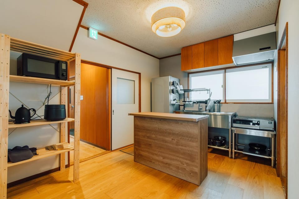 Kitchen or kitchenette, microwave, stove