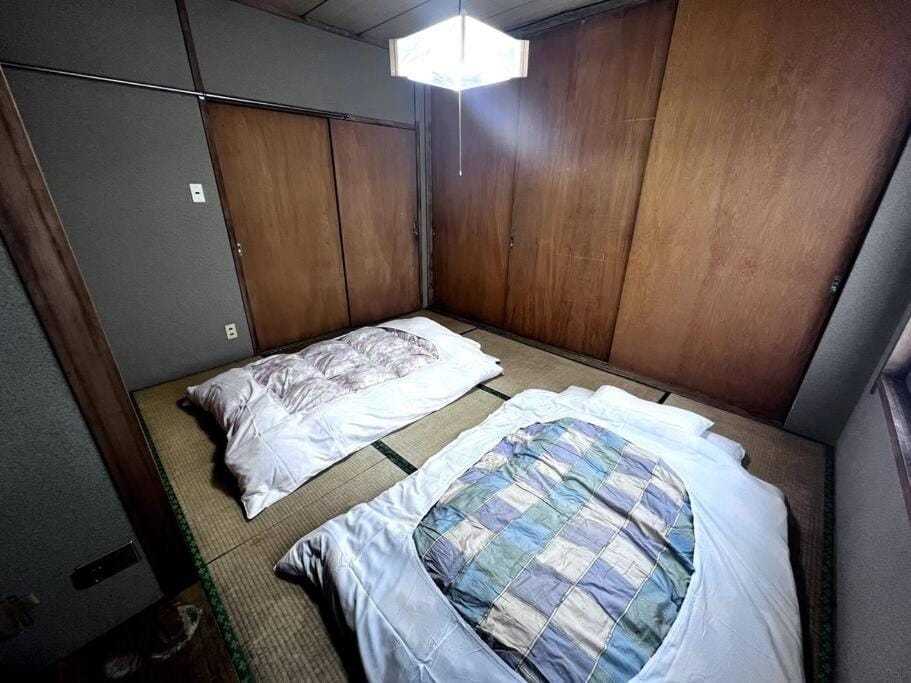 Myoko Akakura Ski-In Ski-Out Apartments 3 bedrooms sleeps up to 6 persons 1 private bath 1 private shower Apartment in Nagano Prefecture