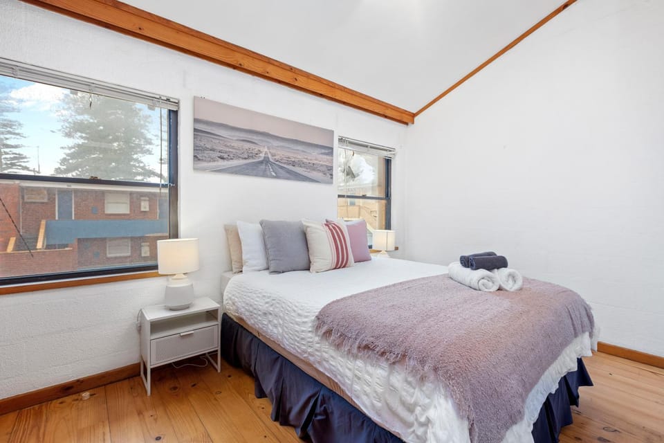 23 Cottesloe Steps to beach - sleeps 3 NO WIFI Apartment in Perth