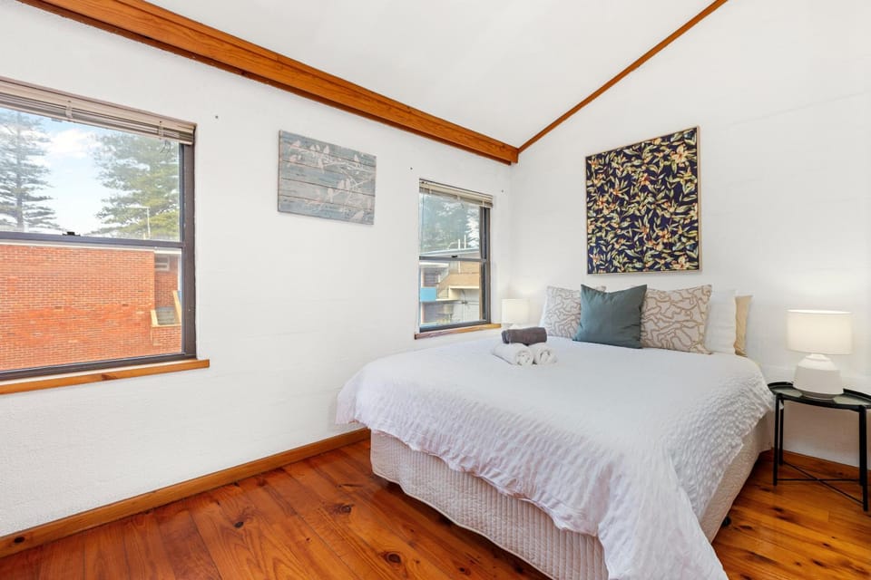 22 Cottesloe - 1BDR Beach - WITH WIFI Apartment in Perth