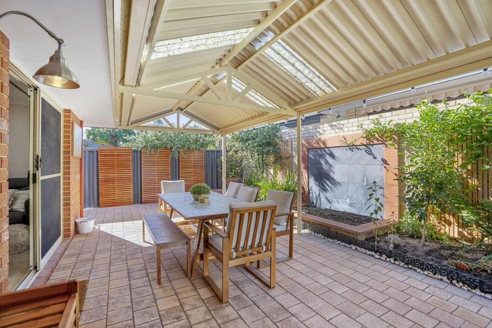 Patio, Dining area