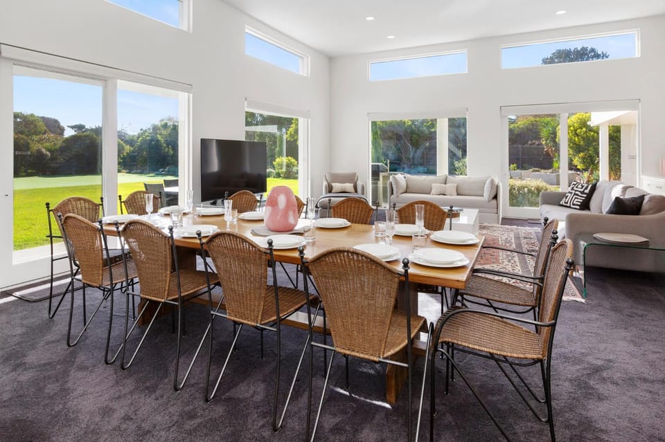 Living room, Seating area, Dining area
