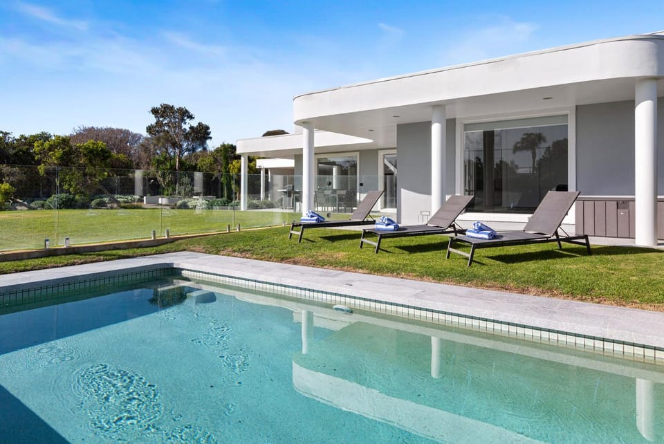 Seating area, Pool view, Swimming pool, sunbed