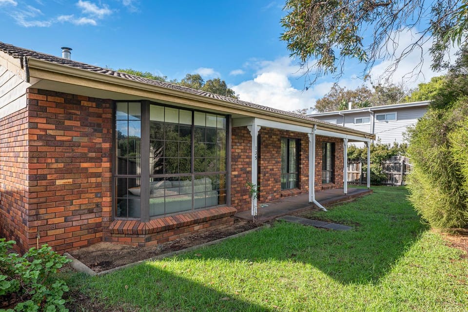 Property building, Day, Garden, Garden view
