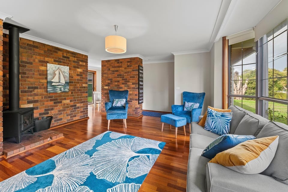 Communal lounge/ TV room, TV and multimedia, Living room, Seating area