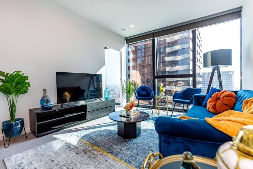 Sky High 180 Panoramic Views-Prime CBD,Pool & Gym Apartment in Melbourne