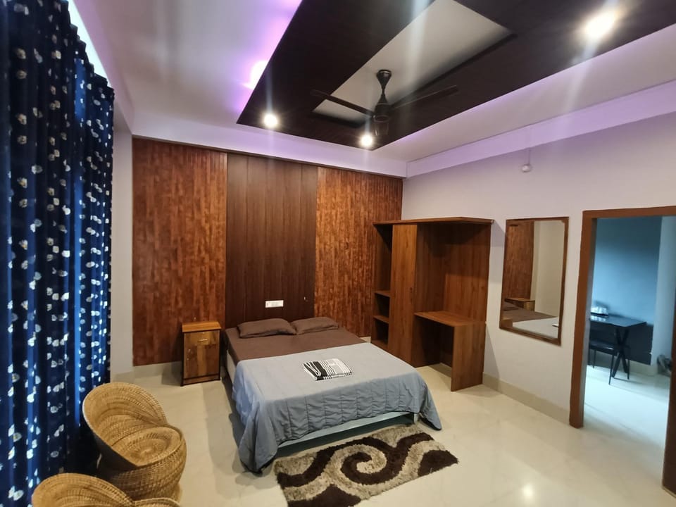 Bedroom, wardrobe