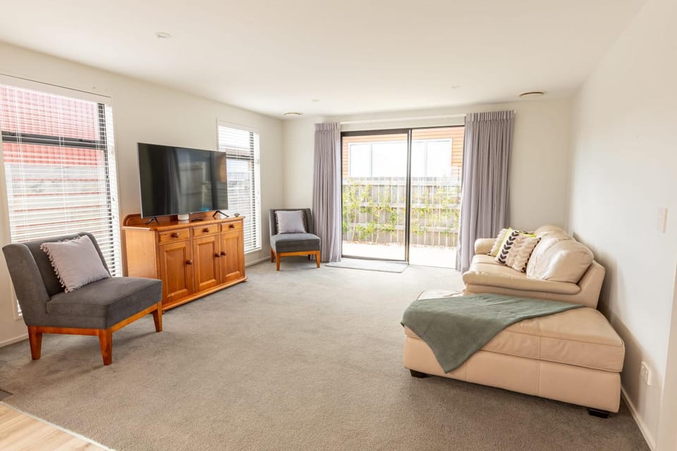Fantastic Views on Farrant Dr House in Wanaka