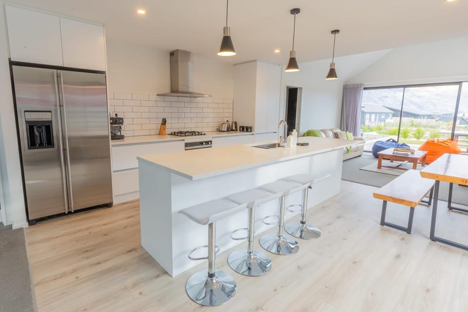 Fantastic Views on Farrant Dr House in Wanaka