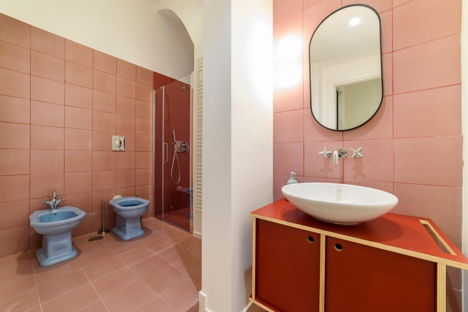 Shower, Toilet, Bathroom, bidet, towels