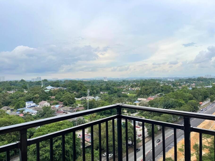 Modern Family Suite 4Bed3Bath Johor Bahru Apartment in Johor Bahru