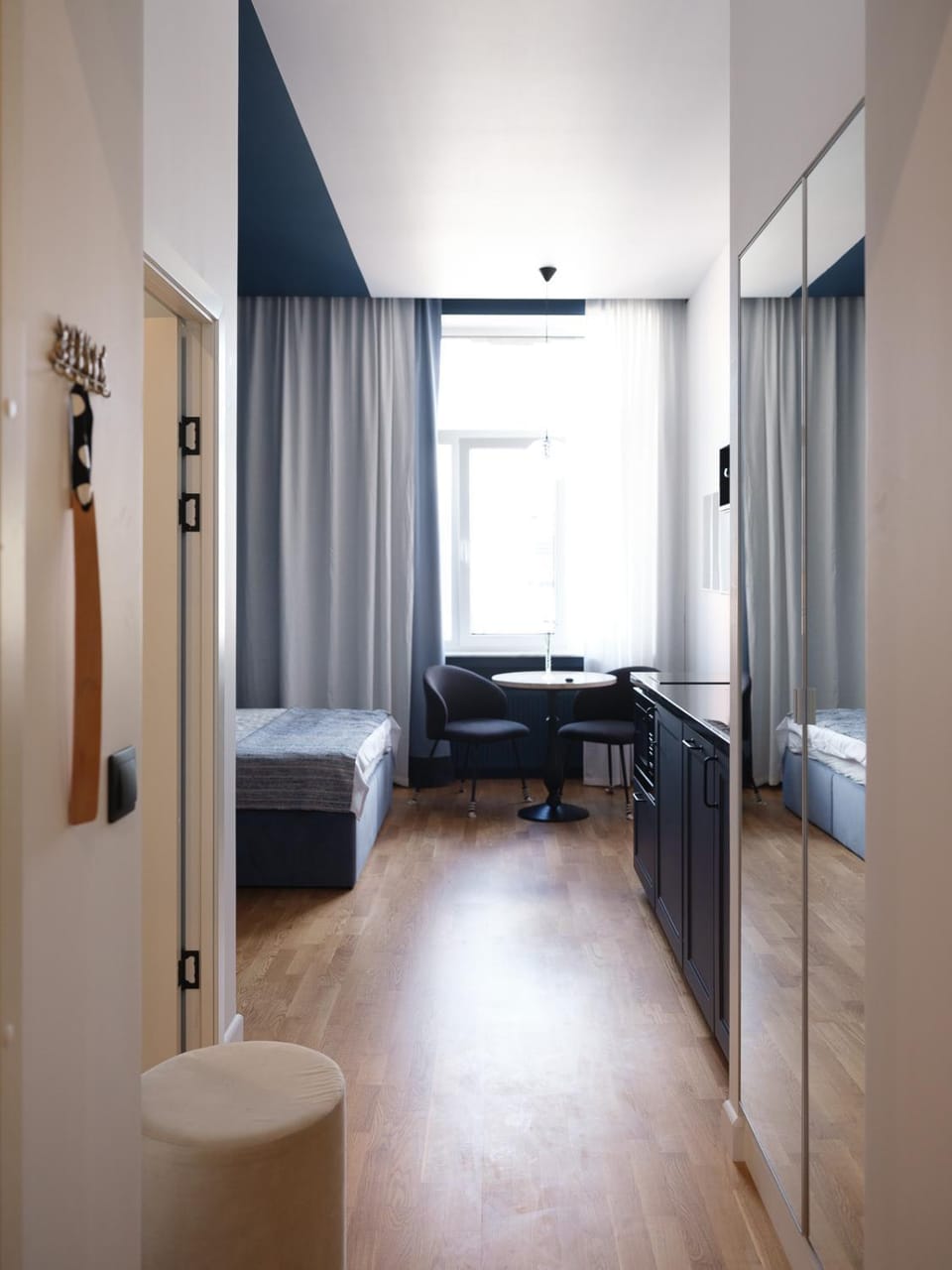 Bed, View (from property/room), Living room, Photo of the whole room, Seating area, Bedroom