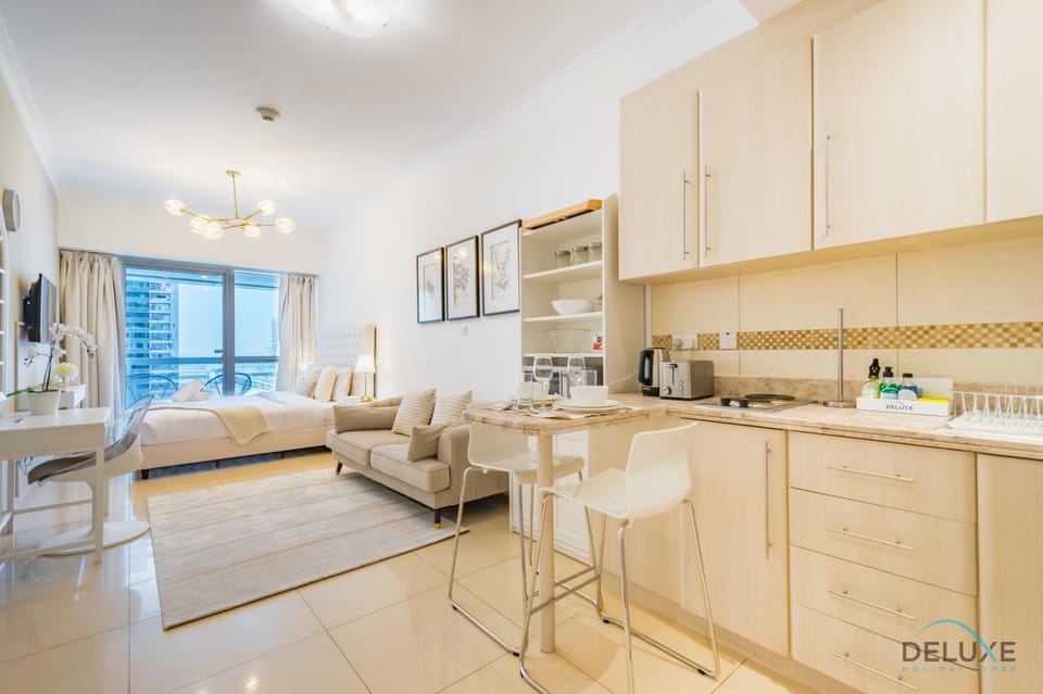 Bed, Kitchen or kitchenette, Living room, Photo of the whole room, Dining area, Bedroom, oven, stove