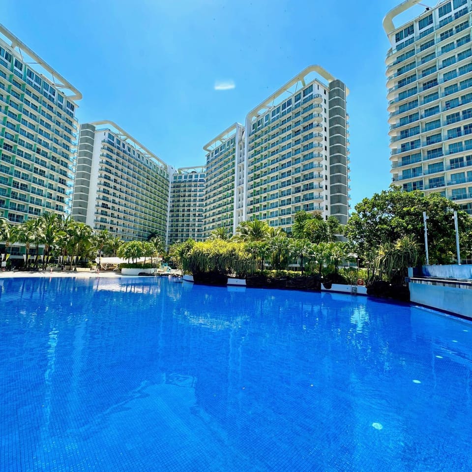 Arya's Staycation - Azure Resort in Paranaque