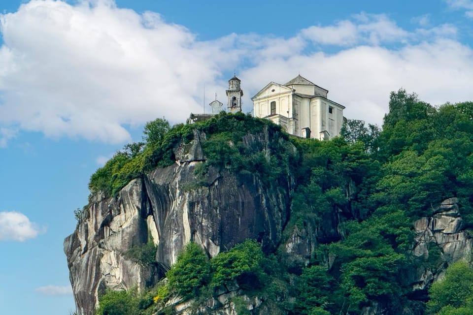 Nearby landmark, Day, Natural landscape, Mountain view