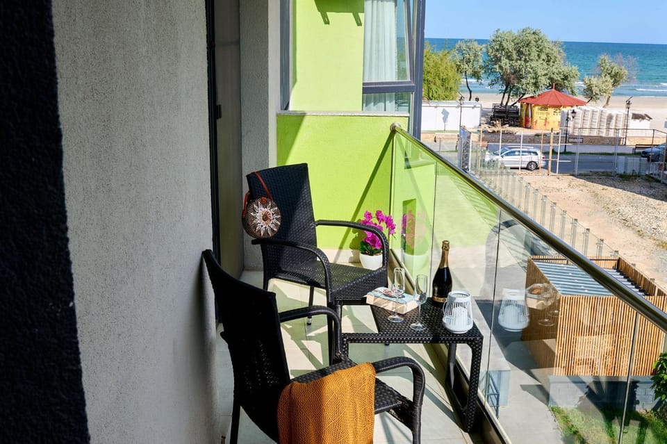 Natural landscape, View (from property/room), Balcony/Terrace, Sea view