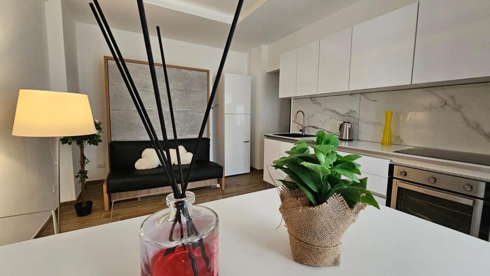 Kitchen or kitchenette, Living room, stove