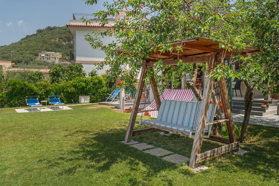 Day, Natural landscape, Garden, Evening entertainment, Garden view, Mountain view, sunbed