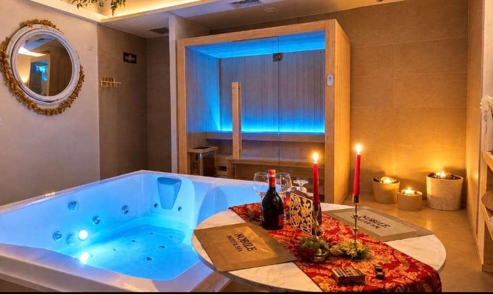 Hot Tub, Sauna, Bedroom