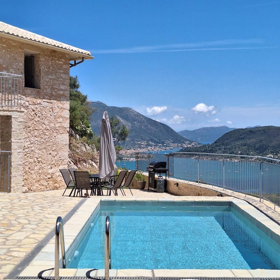 Patio, Day, Natural landscape, View (from property/room), Balcony/Terrace, Mountain view, Pool view, Swimming pool, sunbed