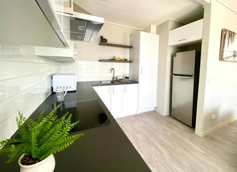 Kitchen or kitchenette, oven