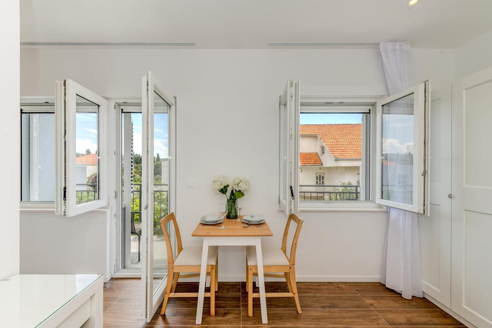 Balcony/Terrace, Dining area