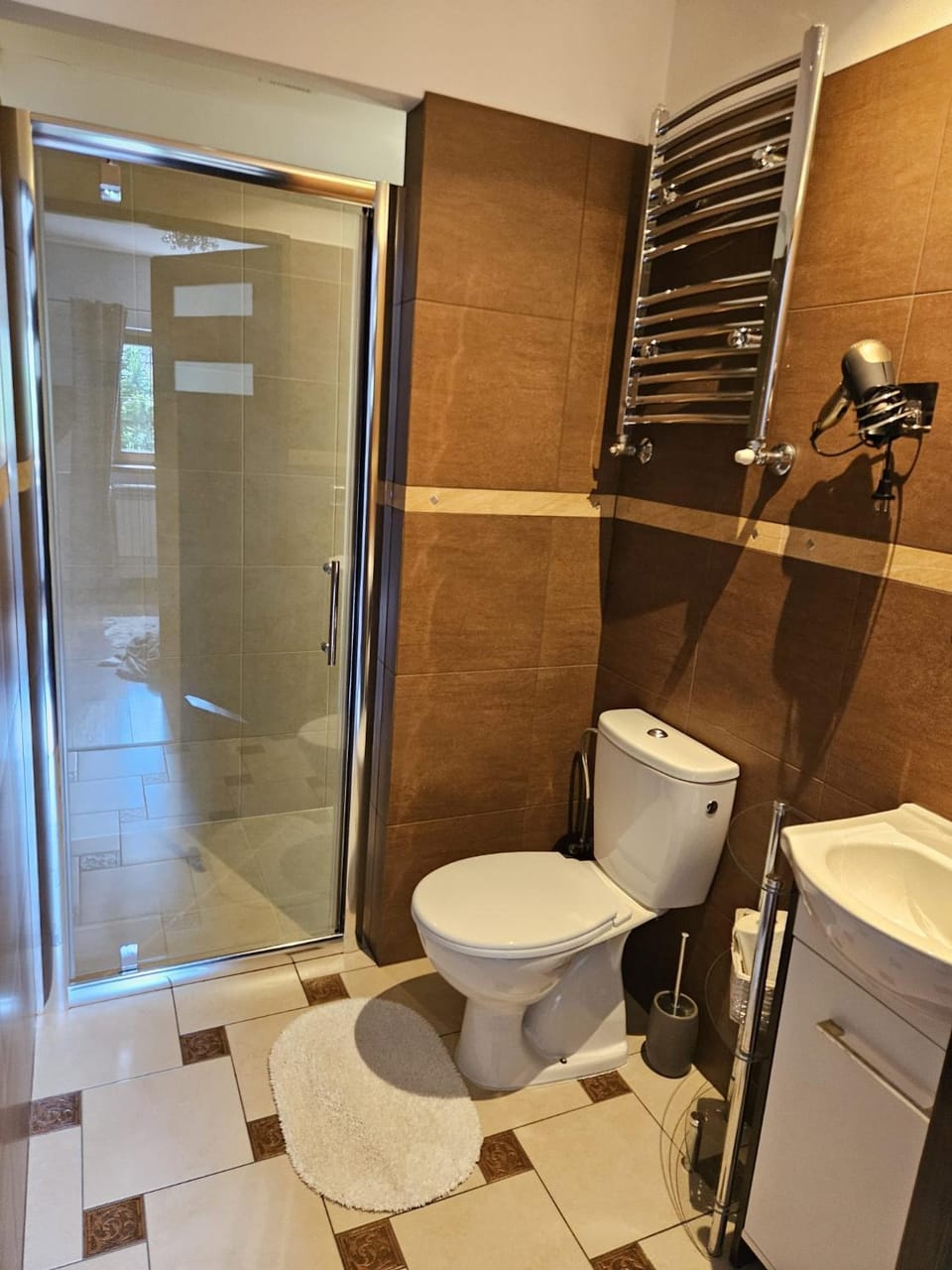 Shower, Toilet, Bathroom
