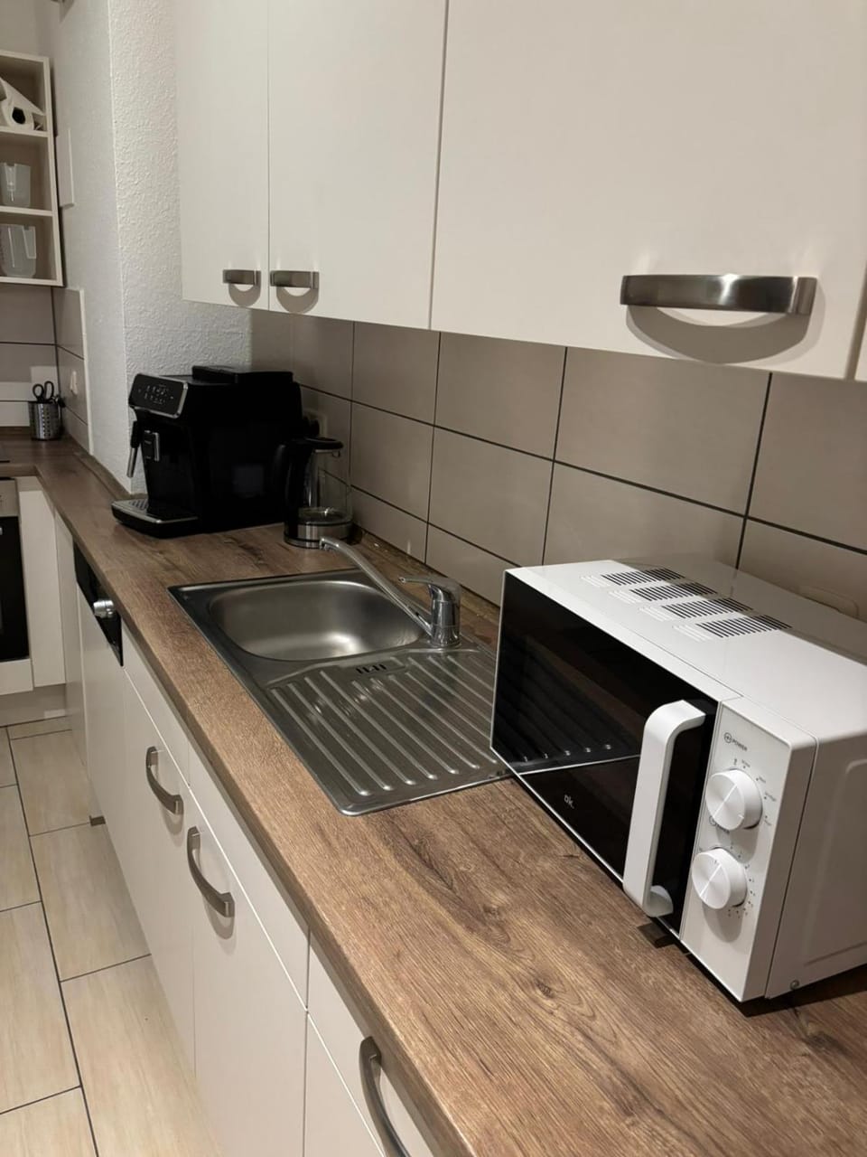 Coffee/tea facilities, Kitchen or kitchenette, dishwasher