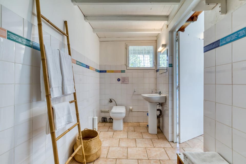 Bathroom, Living room