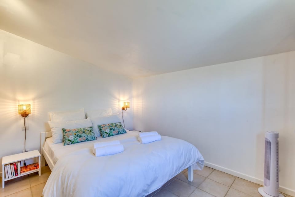 Property building, Living room, Bedroom