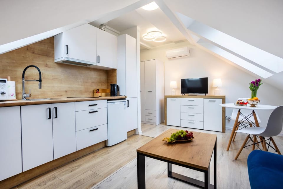 TV and multimedia, Kitchen or kitchenette, Dining area, Bedroom, dishwasher, minibar, oven, pet friendly, stove, toaster