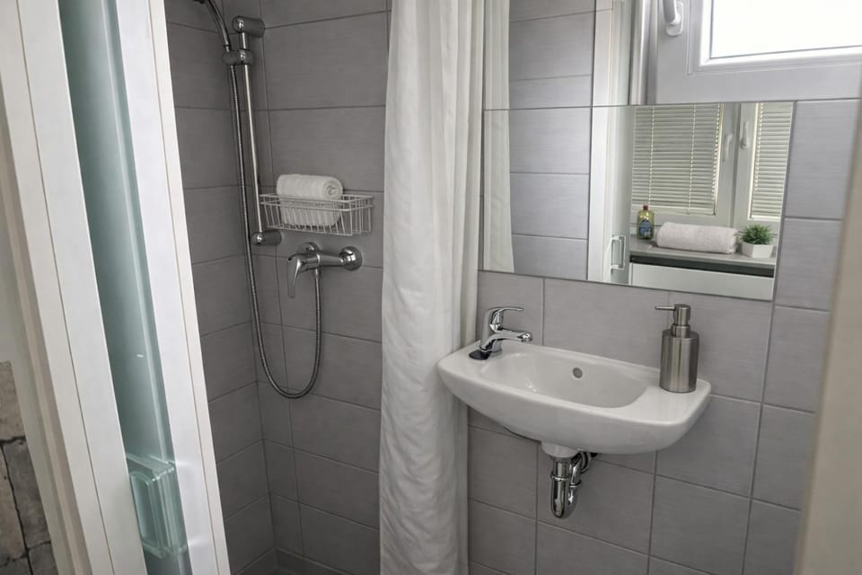 Bathroom, Bath